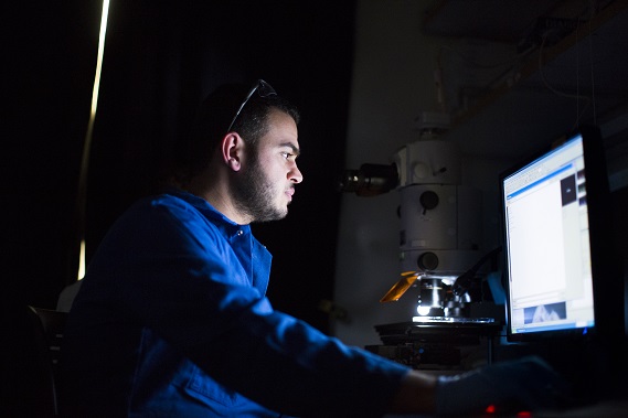 A grad student in the Oviedo lab.